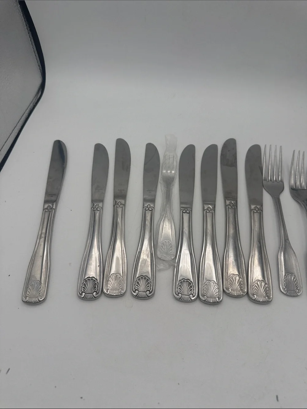 Stainless Steel Dinner Knives & forks Silver Shell Pattern mixed lot WALCO